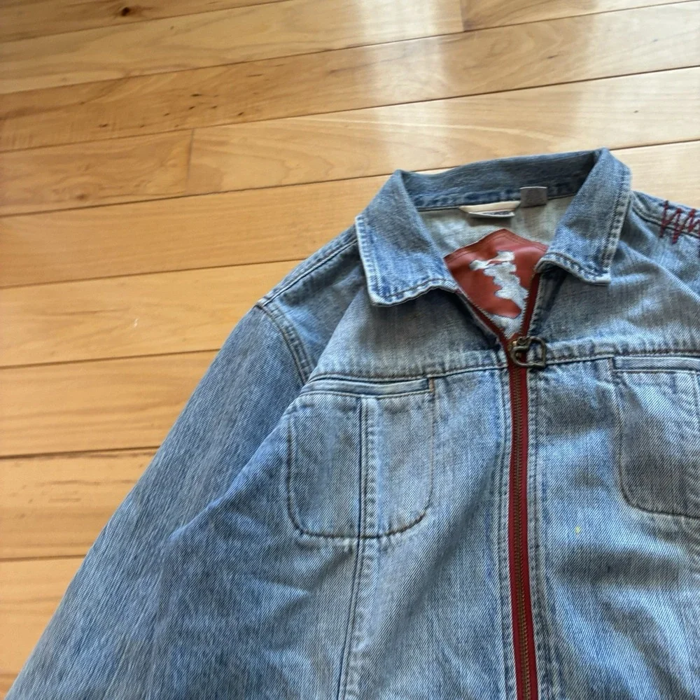 Chico's Embroidered Floral DenimJean Jacket Sz 2 Boho Hannah Y2K 100% Cotton.